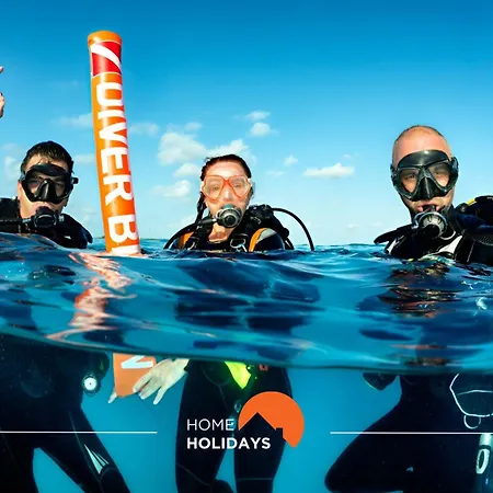 #348 Madaleno By Holidays アパート